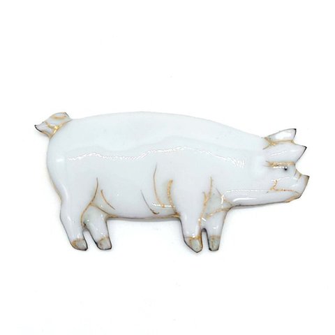 白い豚の七宝焼ブローチ【受注制作】