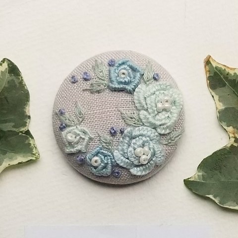 刺繍くるみボタン(ヘアゴム/ブローチ)ローズ