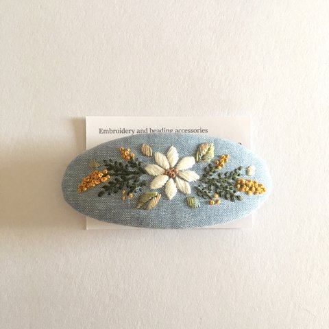 手刺繍バレッタ