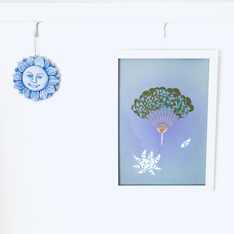 「旅人の木と青い種」インテリア絵画ポスター 　(絵画プリント＋額装付き)