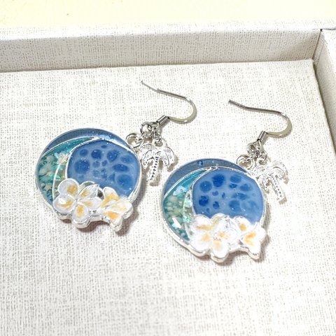 プルメリアと海🌊ピアス　(レジン)