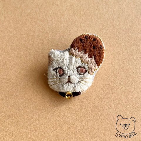 アイスクリーム猫＊刺繍ブローチ(チョコ)