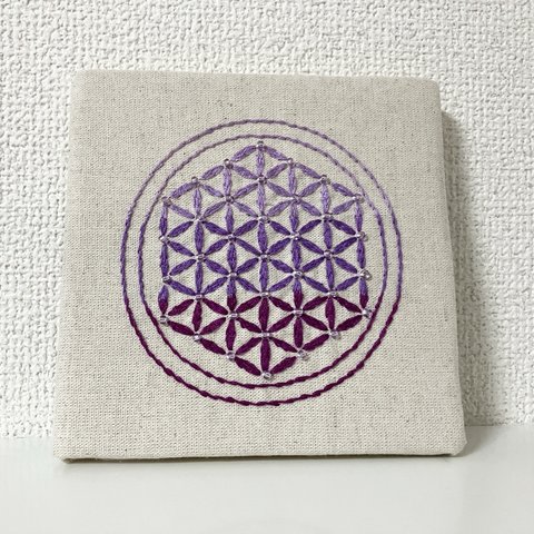 フラワーオブライフ　刺繍のパネル