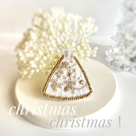 クリスマス .*･ﾟ ホワイト ツリー 刺繍ブローチ   