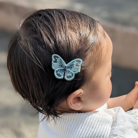 蝶々刺繍ヘアクリップ♡ベビーヘアアクセサリー♡バタフライヘアクリップ♡