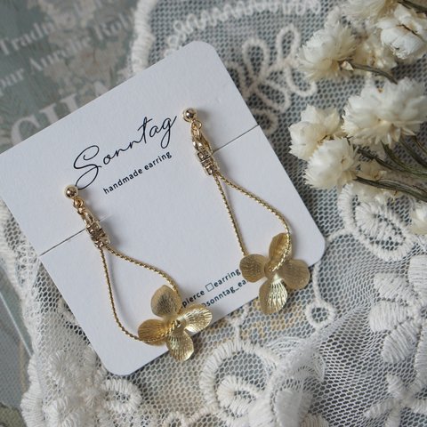 gold petal earring