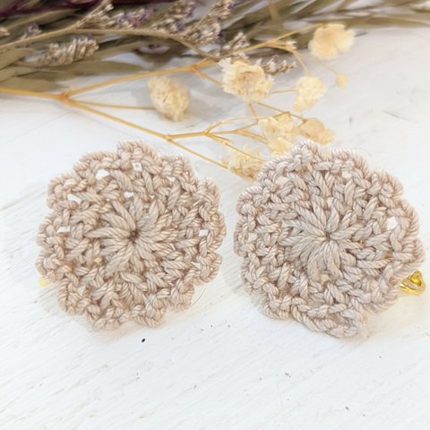 crochet クロッシェ かぎ編み イヤリング ベージュ 軽い