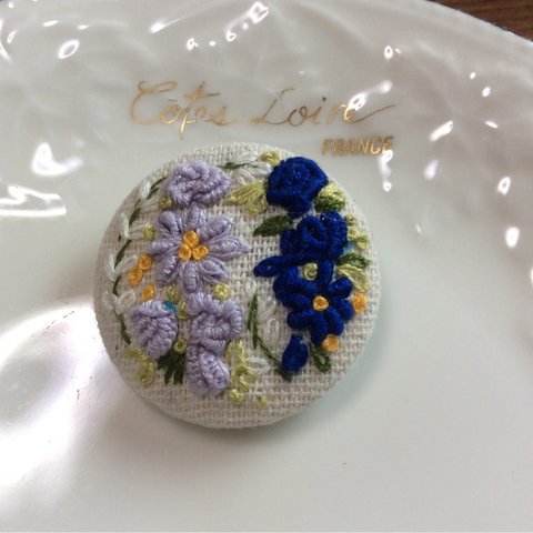 刺繍ブローチ