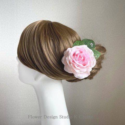 ペールピンクの薔薇と葉のヘッドドレス　ライトストーン　薔薇　髪飾り　フローレス　フラメンコ　ダンス   舞台　発表会