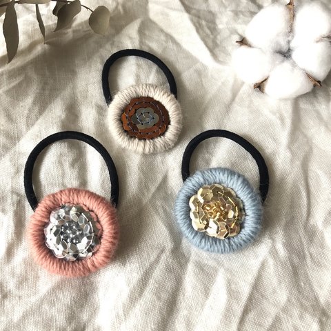 ウール刺繍のヘアゴム　Cherry