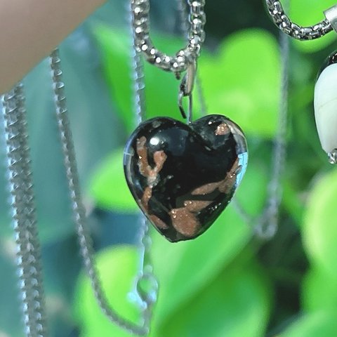 BLACK × GOLD HEART♡🖤⋆͛*͛