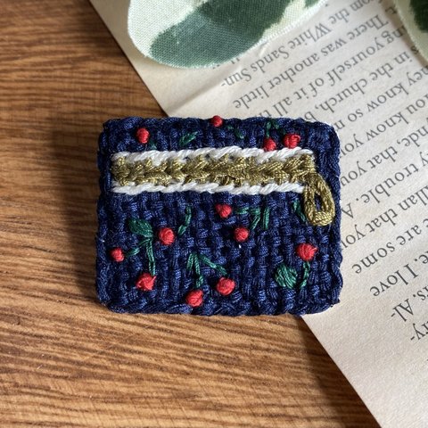 刺繍 ブローチ ポーチ さくらんぼ 柄 