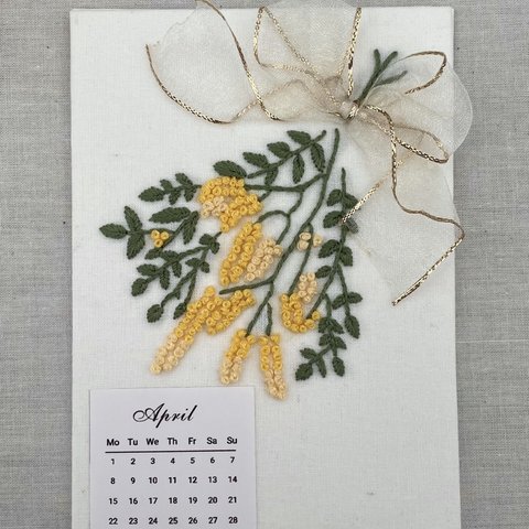 【卓上カレンダー🌱】刺繍　ポストカード　ミモザ　　ファブリックカレンダー