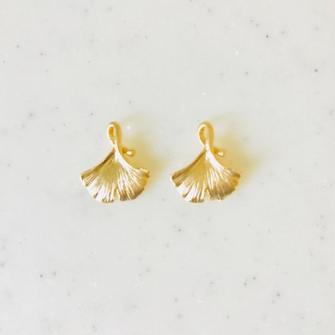 Matte Gold Ginkgo Pendant Tops