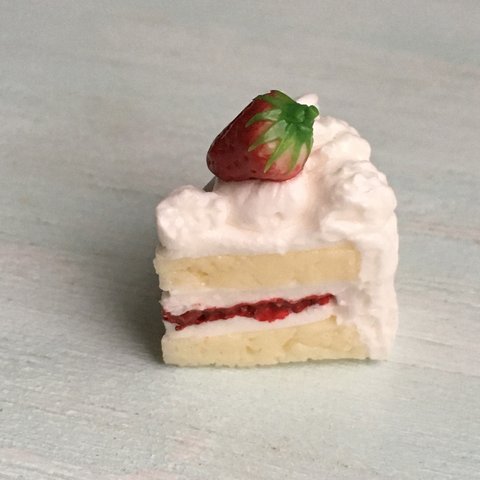 【I】イチゴのケーキ