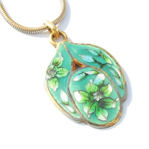 60s Vintage green flower design Cloisonnel necklace