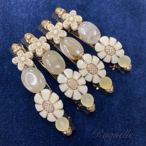 たおやかバレッタ　レトロビーズと花々　ヘアアクセサリー【アイボリー】