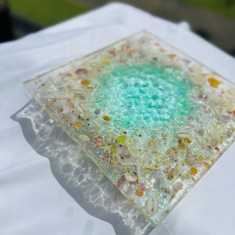 在庫有り！現品　シェルの楽園　ピンクshell  アートディスプレイトレイ  アクセサリートレイ  25×25仕器 水面  お花　貝殻resin