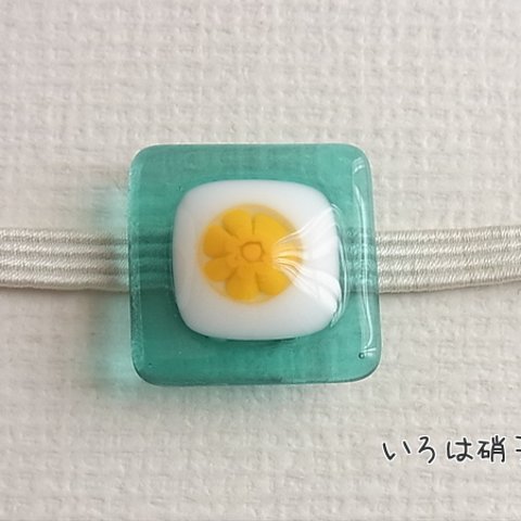 黄色の花×クリアエメラルドグリーン　帯留め　