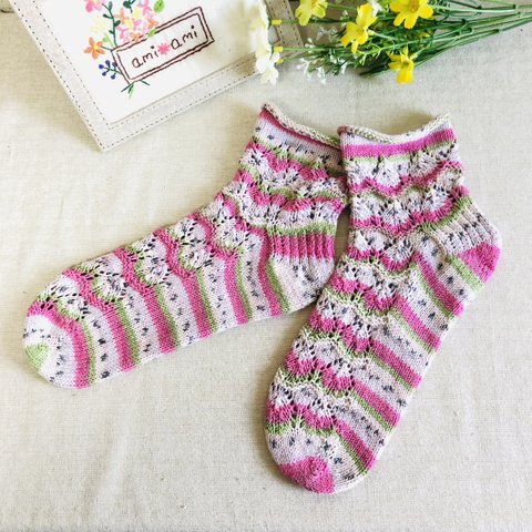  春夏向き＊手編みの靴下（透かし編み）＊ピンク