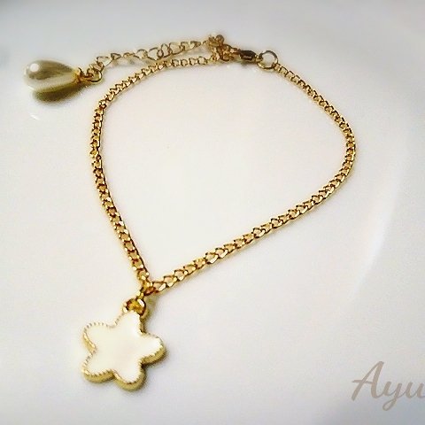 500yen♡白いお花のブレスレット♡