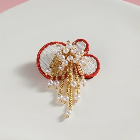 刺繍ブローチ　C-406-B