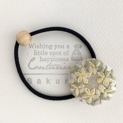 お花のリース手刺繍 ＊ ヘアゴム