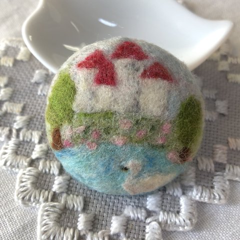 「物語の入り口」羊毛フェルト　羊毛フェルト刺繍