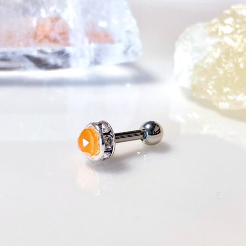 宝石質 元気をもらえる ビタミンカラー カーネリアン ローズカット加工 天然石 ボディピアス 14G 16G 18G 軟骨ピアス 8月  誕生石 片耳