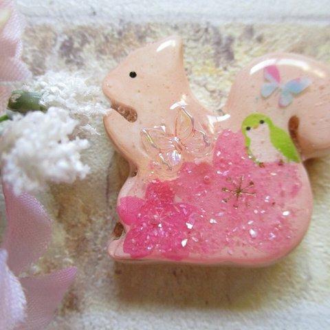 ◇325 ☕キャラメルラテ　リスと桜のブローチ・中サイズ🐿🌸 ※１点物