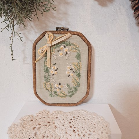 アカシアミモザの刺繍飾り🌿