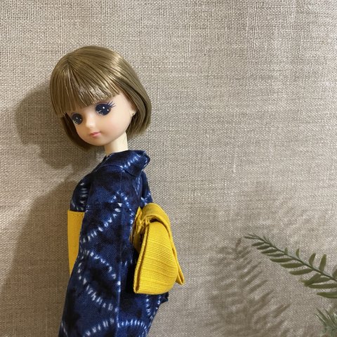 リカちゃんサイズ　基本の藍色！絞り風柄の浴衣と黄色い帯のセット　💙💛　巾着付き