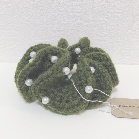 crochet  パールシュシュ カーキ