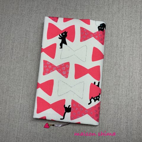 【セール】ブックカバー 新書サイズ「リボンと黒猫(ピンク)」