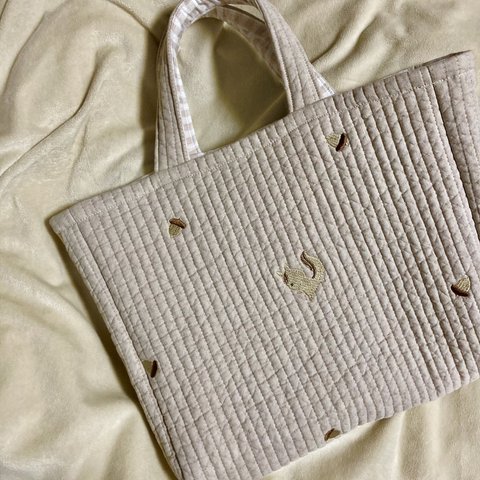 大人気　選べる内布　刺繍ヌビ　リス　ベージュ　チェック　トートバッグ　ヌビバッグ ハンドメイド ハンドバッグ