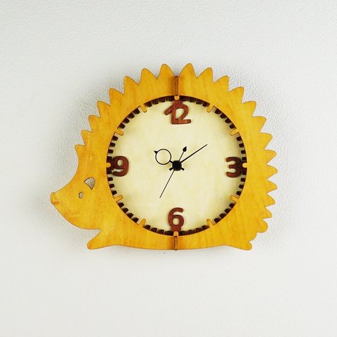 「はりねずみ」木製掛け時計　