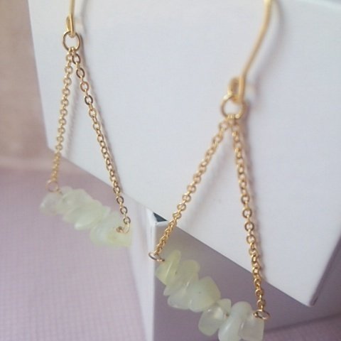 【SALE🌼1200円→990円】ニュージェイドのトライアングルピアス*