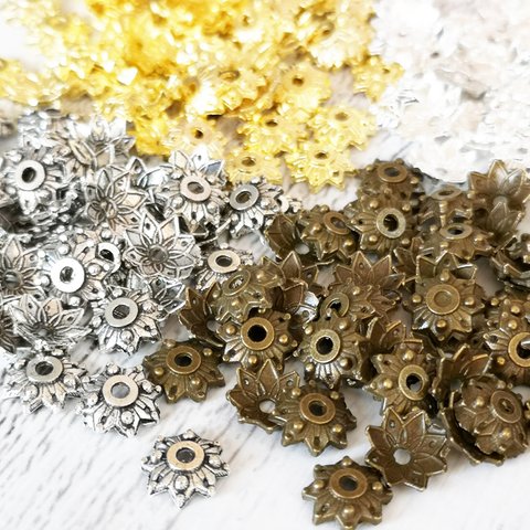 座金 約8mm(真鍮製) 100個入り ビーズキャップ 花座 菊座 スペーサー 01499  ゴールド・シルバー・ホワイトシルバー・アンティーク 金・銀・白銀・金古美