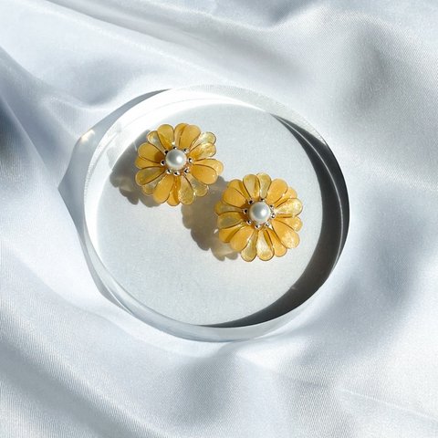 春 菜の花色のお花のピアス/イヤリング