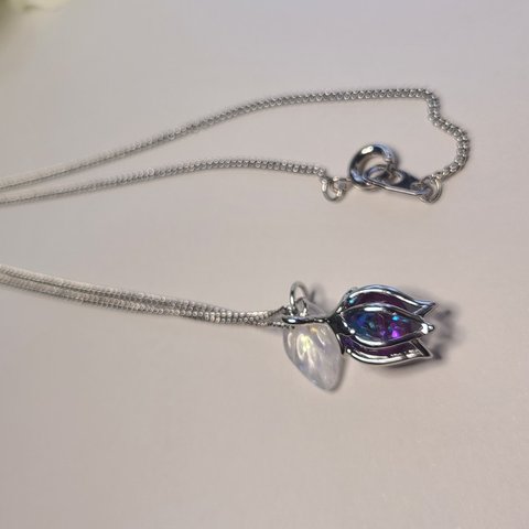 SWAROVSKIチューリップネックレス