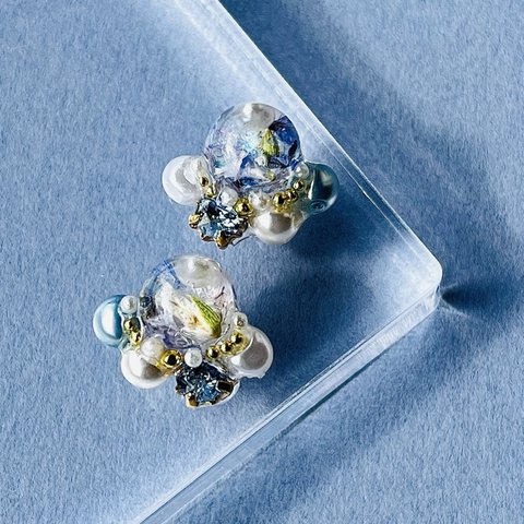 essence ﾋﾟｱｽ・ｲﾔﾘﾝｸﾞ/ﾗｲﾄｻﾌｧｲｱ   1㎝強   ﾋﾞｼﾞｭー   春　ﾌﾗﾜｰ   ｸﾘｽﾀﾙｶﾞﾗｽ　小ぶり　花　ﾚｼﾞﾝ　ﾊﾟｰﾙ   ﾊﾟｽﾃﾙｶﾗｰ