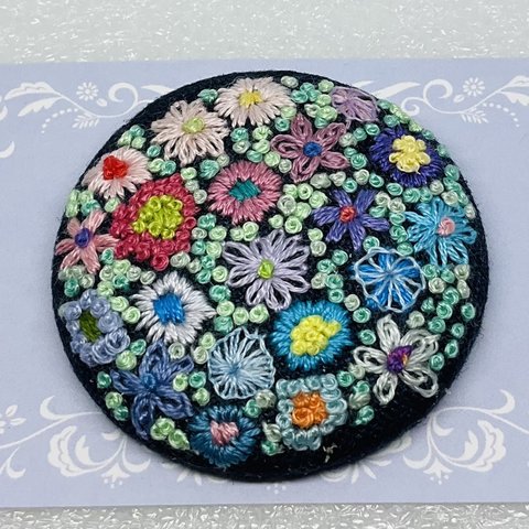 フラワーパラダイス　刺繍ブローチ