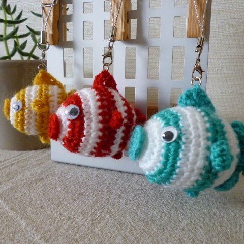 【ＳＡＬＥ】　あみぐるみ　しましま金魚ストラップセット