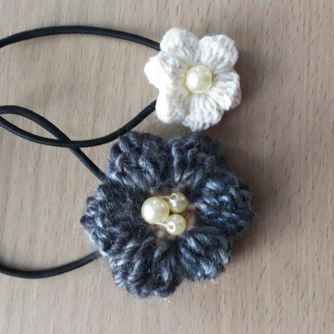 手編みの小花のヘアゴム