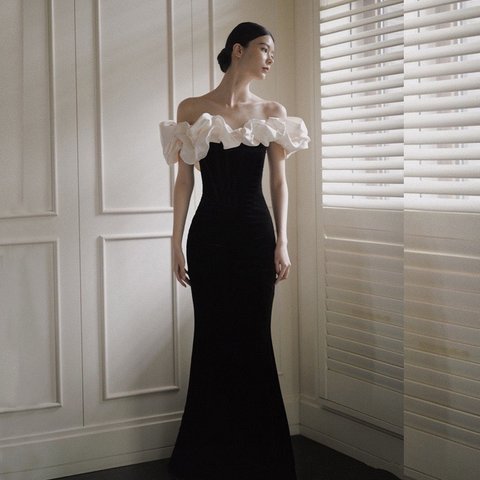 ウエディングドレス　フリル オフショルダー ブラック　カラードレス　前撮りドレス　二次会ドレス　（WD242030）