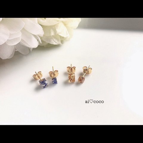 【shop人気】メモリーオイルの幸運お守り♡キュービック　スタッドピアス♡サージカルステンレス♡一つから購入可能　アレルギー対応