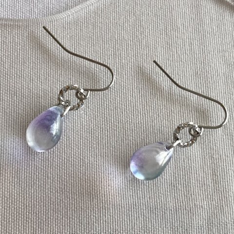 青紫の雫ピアス／イヤリング　金具変更可♡  アレルギー対応　ブルー　パープル　透明感　シンプル　チェコガラス