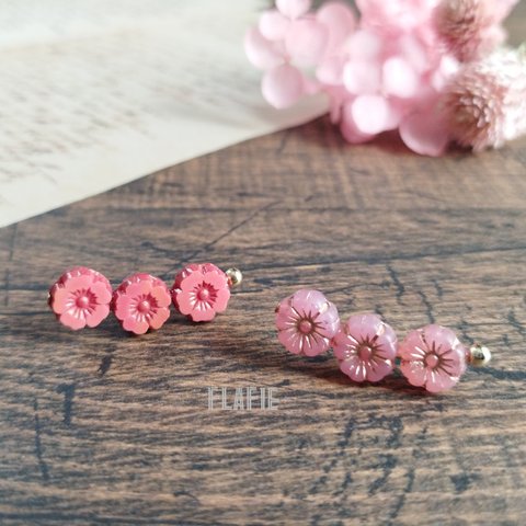 小さなお花の耳飾り【ピアス/イヤリング】 ピンク