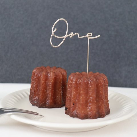 One  ワイヤー　ケーキトッパー　シャンパンゴールド　𝑤𝑖𝑟𝑒 𝑎𝑟𝑡  お誕生日飾り　英字　文字