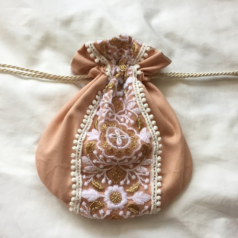 インド刺繍 リボン まんまる 丸巾着 ポーチ ピンク×レース